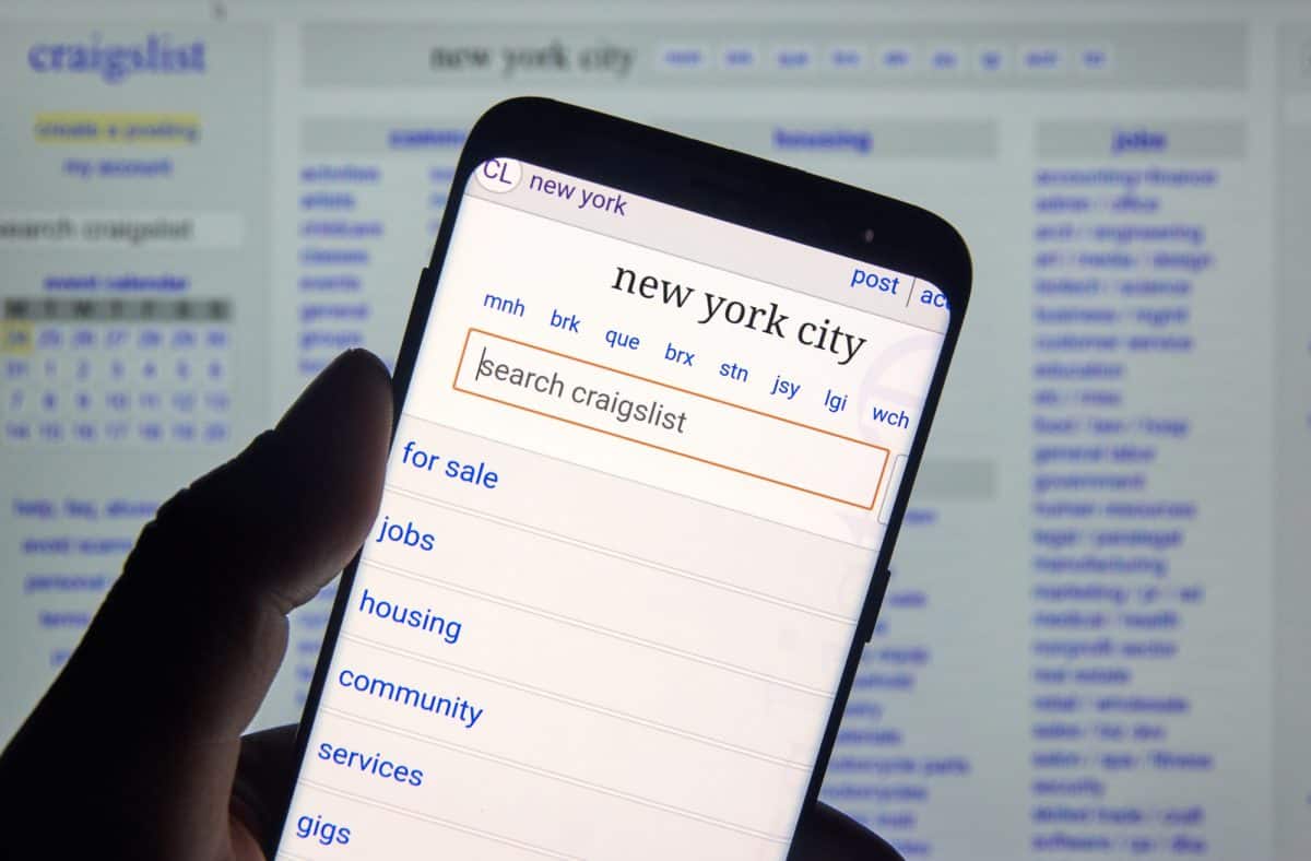 Craigslist app on mobile screen