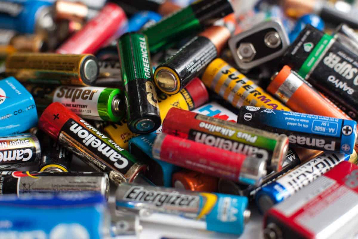 Color batteries of different sizes