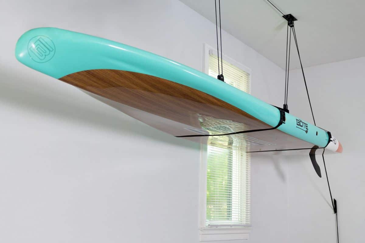 SUP in paddle board hoist