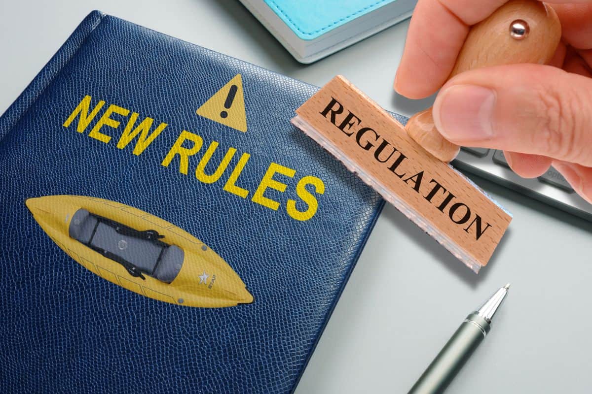 What are the kayak rules and regulations